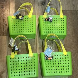 Easter Mini Tote Baskets with Charms/BOGG Bag Dupe-Viral Set of 4 Green

Green x4

Each Basket comes with 4 Charms.