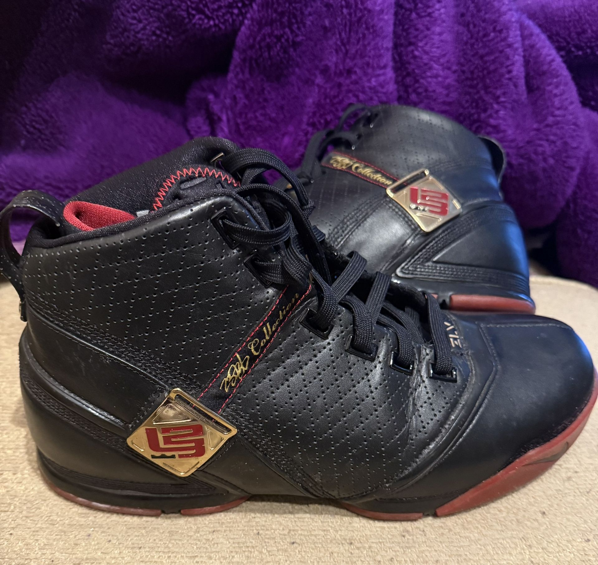 NIKE Zoom LEBRON 5 Men's Basketball Shoes US Size 11.5 Black-Red-Gold 317253-001