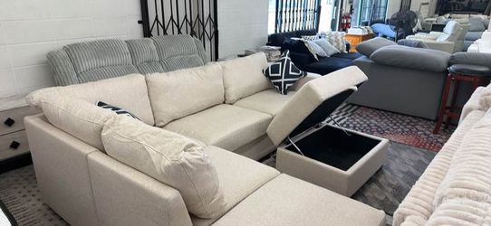 New Sectional Sleeper With Pullout Bed. Storage. 105x82. Free Delivery!
