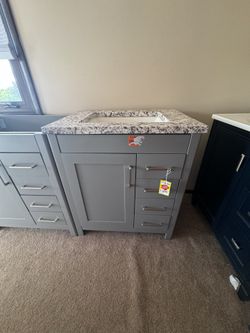 30” Vanity Brand New No Damage 