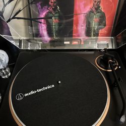 Audio-Technica AT-LP70XBT Fully Automatic Belt Drive Turntable  With Speakers AT-SP3X