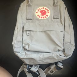 gray backpack