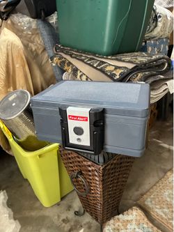 Gun safe/ strongbox