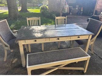 Moving sale