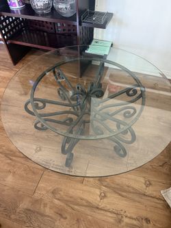 Beautiful Furniture Set for Sal Table and Chairs