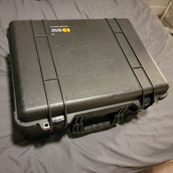 Pelican Hard-Shell Travel Case - Model 1560