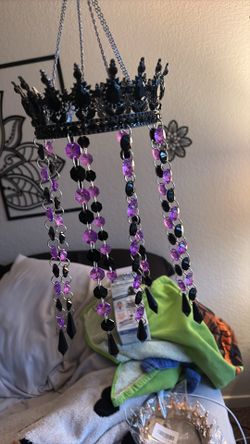 Crown suncatcher