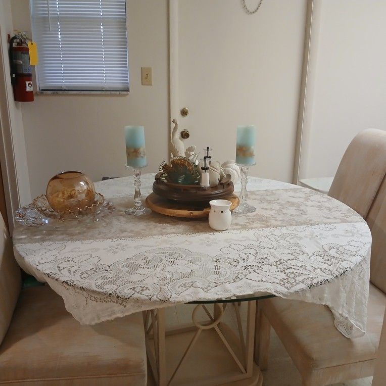 Round Glass Dinning Table With 4 Chairs