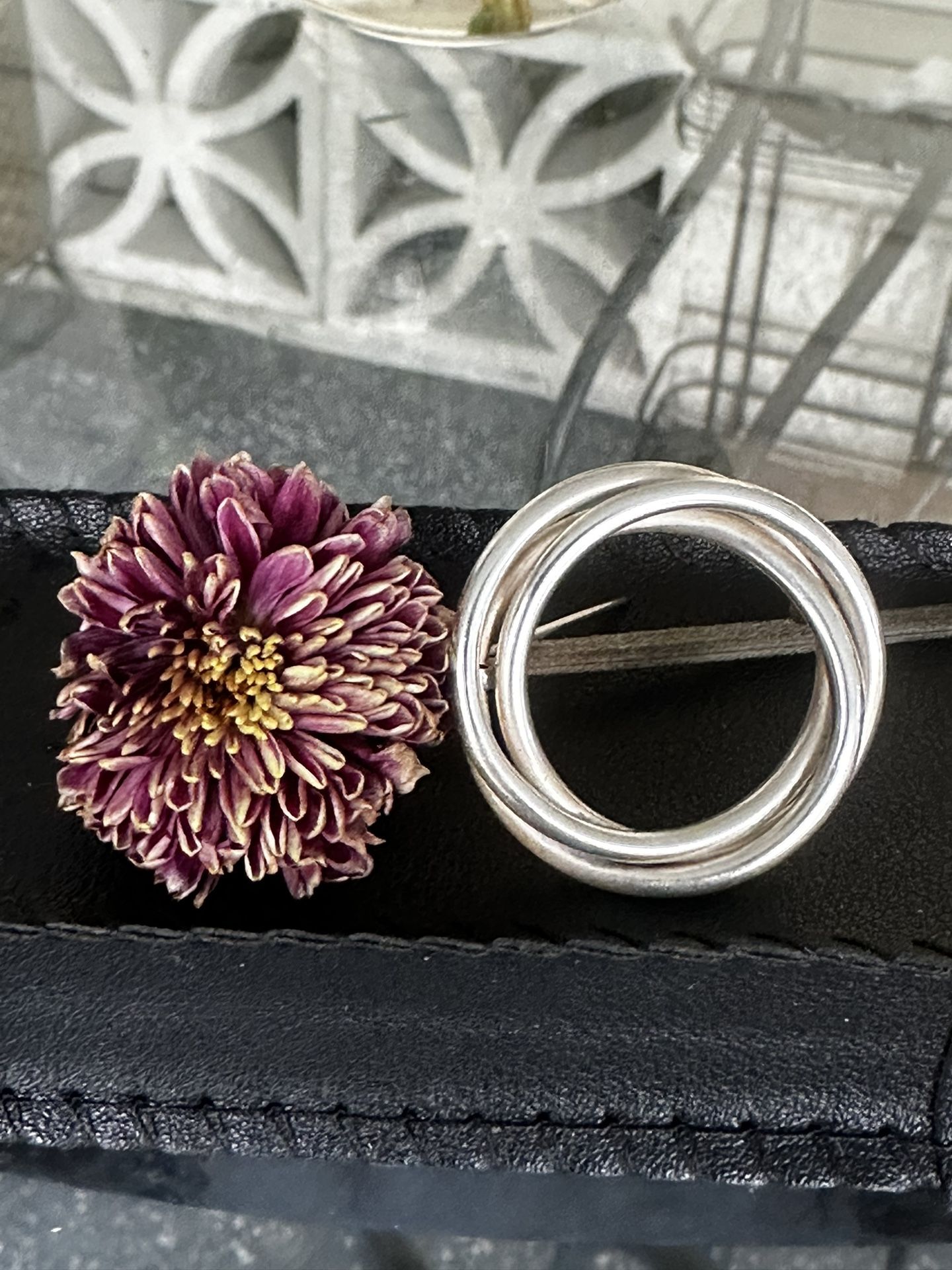 Sterling Silver Vintage Triple Interlocked Circle Pin Brooch.