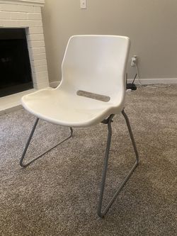 Basic White Chair