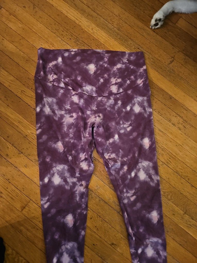 Woman's Old Navy XXL Maternity Leggings