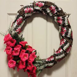 Wreath for front door 22”. New. Fuchsia faux silk flowers and fuchsia, black and white beautiful ribbon. Shipped in its own box. Comes from a smoke fr