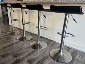 Set of 4 Adjustable Bar Stools