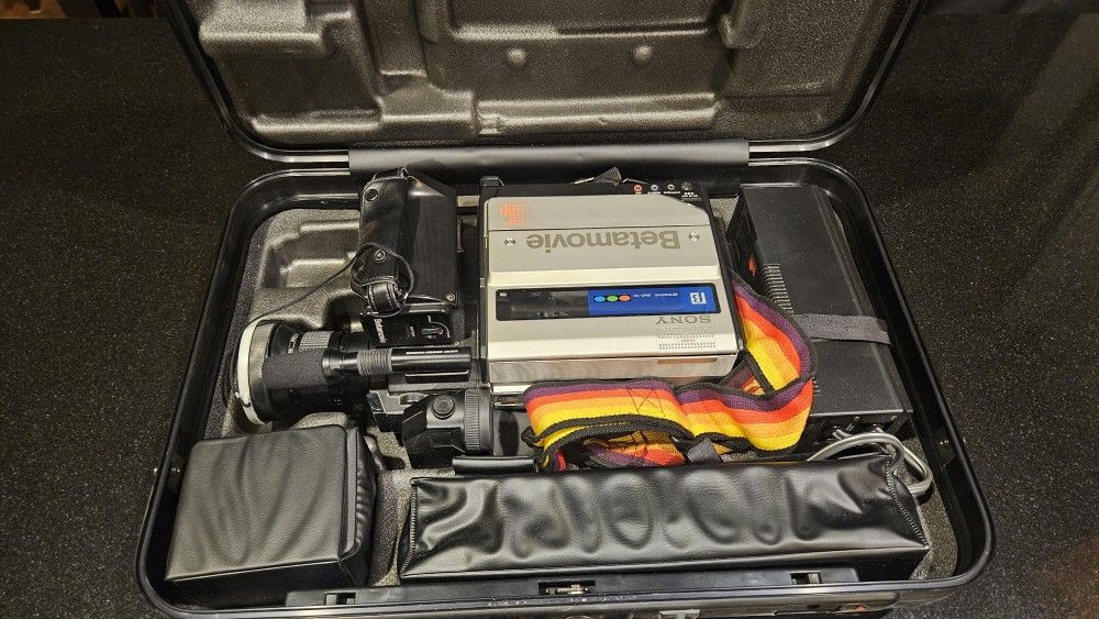 Vintage Sony BetaMovie BCM-110 Video Camera Camcorder In Samsung Case
