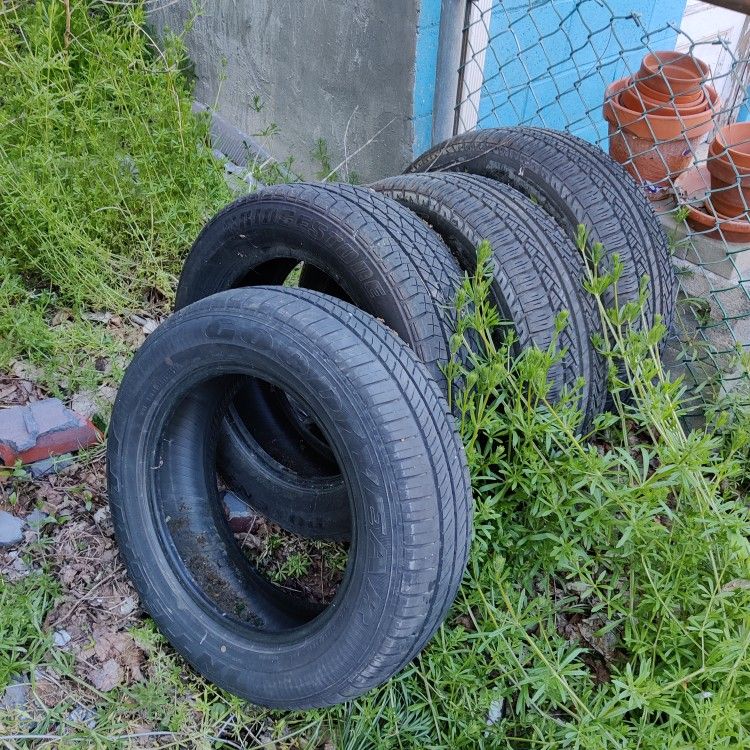 Car Tires With Good Tread