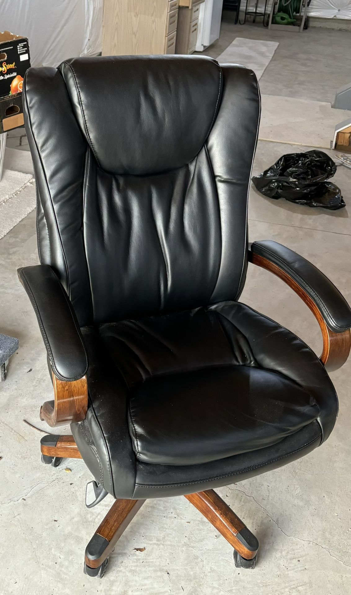 Executive La-Z-Boy Leather Desk Chair -Black
