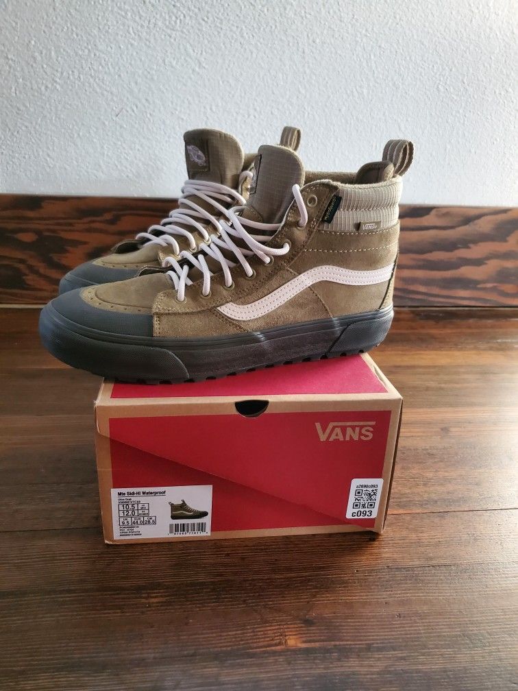 VANS 'SK8 HI MTE' Shoes. 