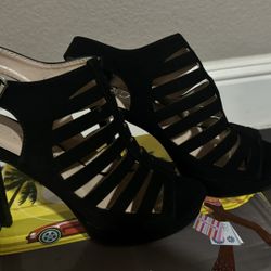 Brandnew Black Heels Size 6 Retail Value $88.99 + Tax 