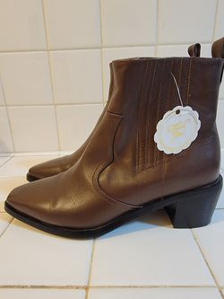 Brown Boots Women's Size 6