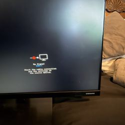 2 Samsung 27 Inch Screens 60$ Each 