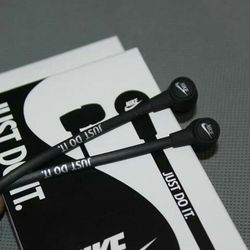 100% NIKE JUST DO IT EARPHONES