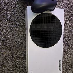 Xbox Series S, Come With The Cords & Two Controllers