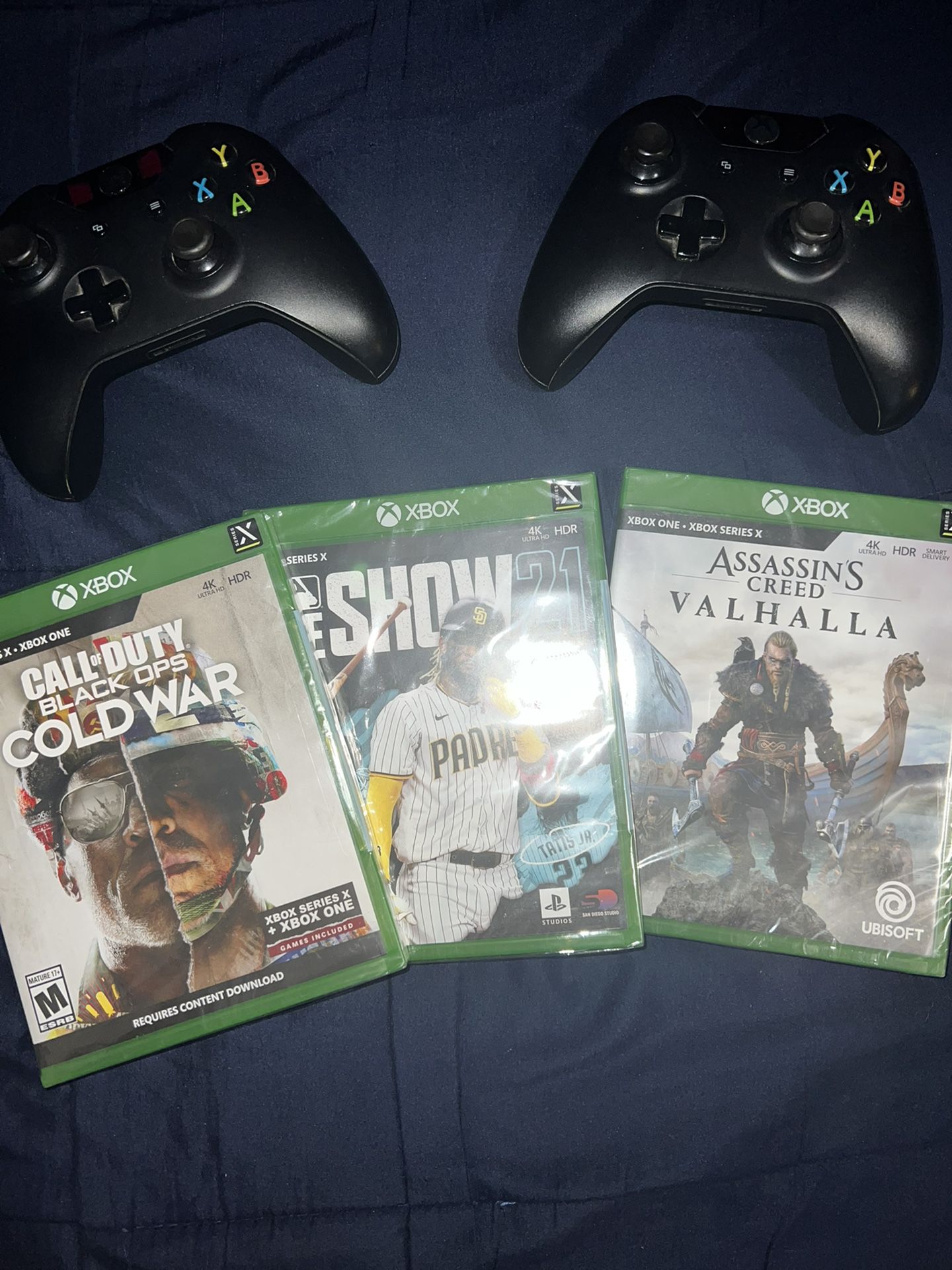Xbox Games BUDNLE (3 Month Game Pass, 2 Controllers And Headset)