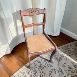 Duncan Phyfe Wood Mahogony Dining Chair with Carved Detail possible grapes or cherries