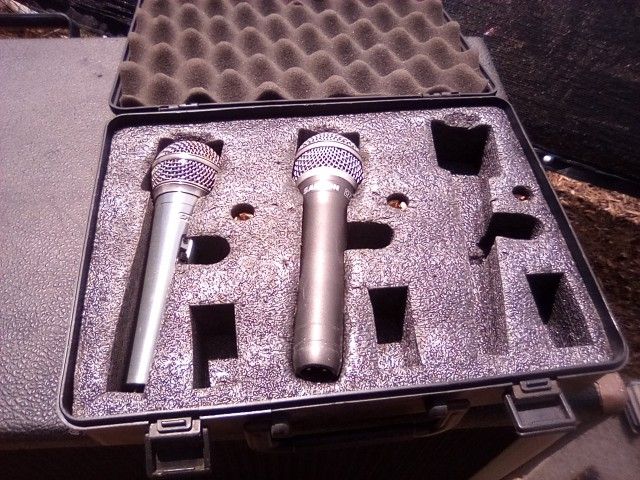 Corded And Cordless Microphones