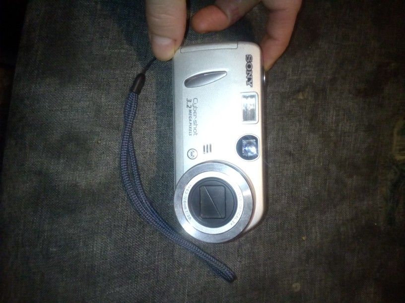 Sony Cyber shot 3.2 Mega Pixel