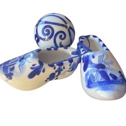 Delft Handpainted Porcelain Miniature Dutch Clogs Blue 2.5” Holland Windmills