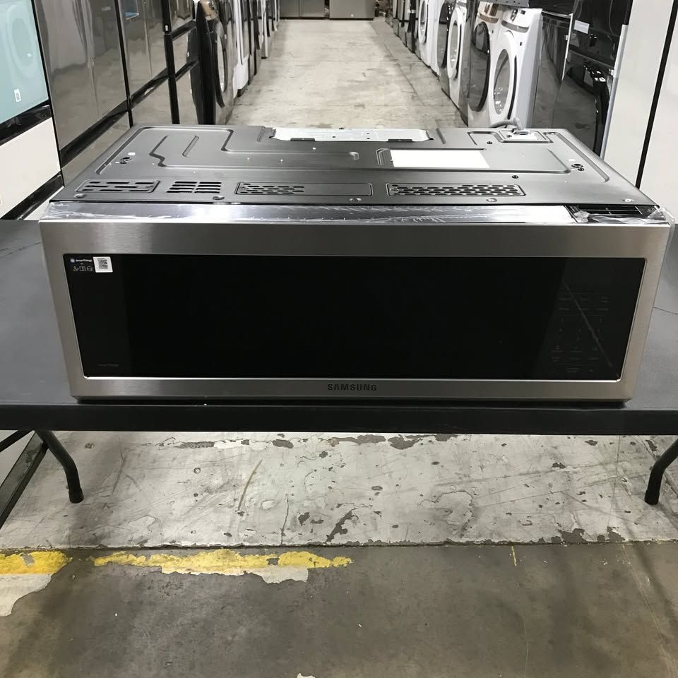 Samsung 1.1 cu. ft. Smart SLIM Over-the-Range Microwave