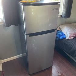 3-4ft fridge with freezer