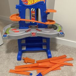 Hot Wheels Racing Track