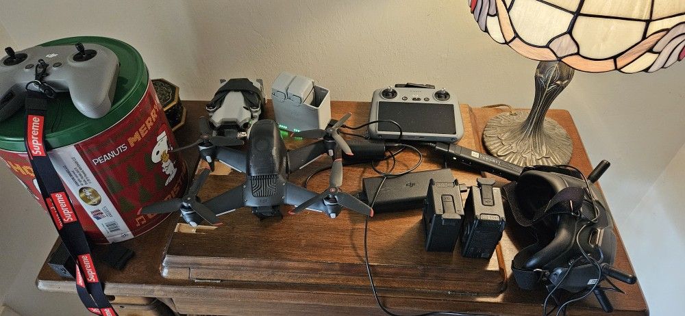 Dji 4 Mini Pro Fly More +  DJI FPV drone (W/headset, Separate Controller,spare Batteries) Have Stuff To Go Along Propellers, Cleaning,SD Cards(2)
