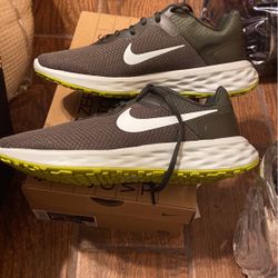 nike revolution