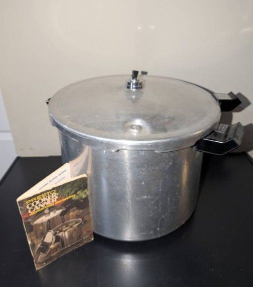 Vintage Presto Pressure Canner Cooker 17 Quarts Model # 01/C17