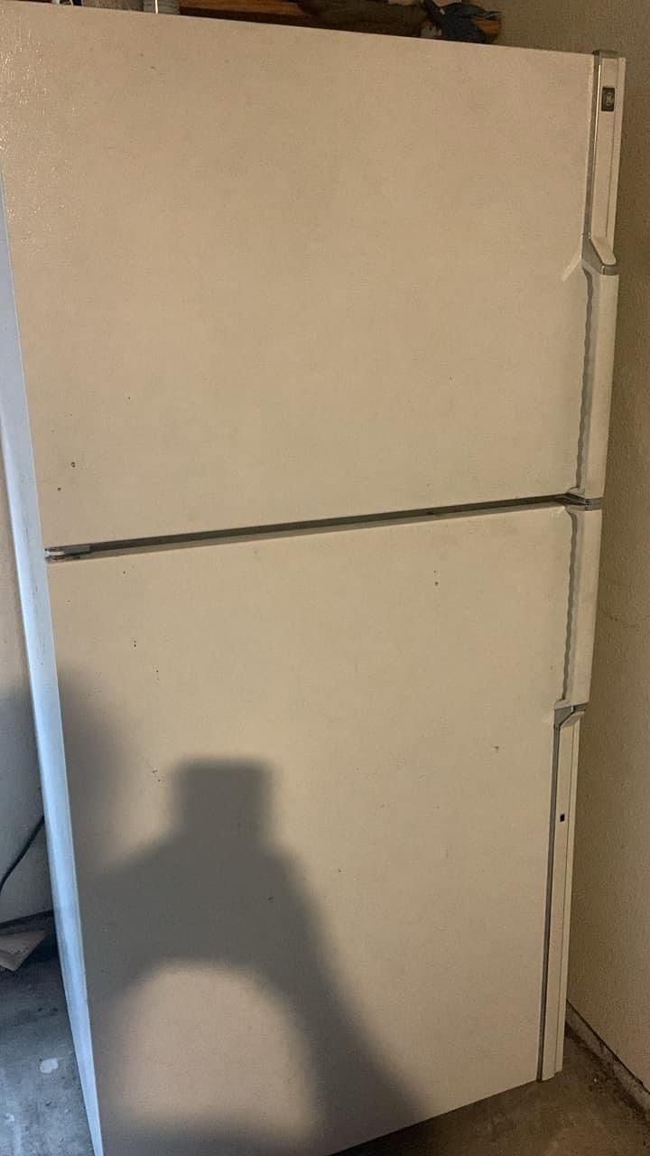 Garage Refrigerator With Ice Maker