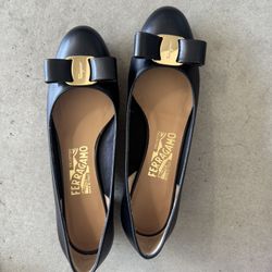 Salvatore Ferragamo Vara Leather Pumps