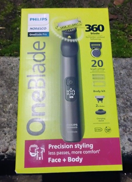 Phillips Norelco OneBlade Pro 360 Electric Shaver NEW