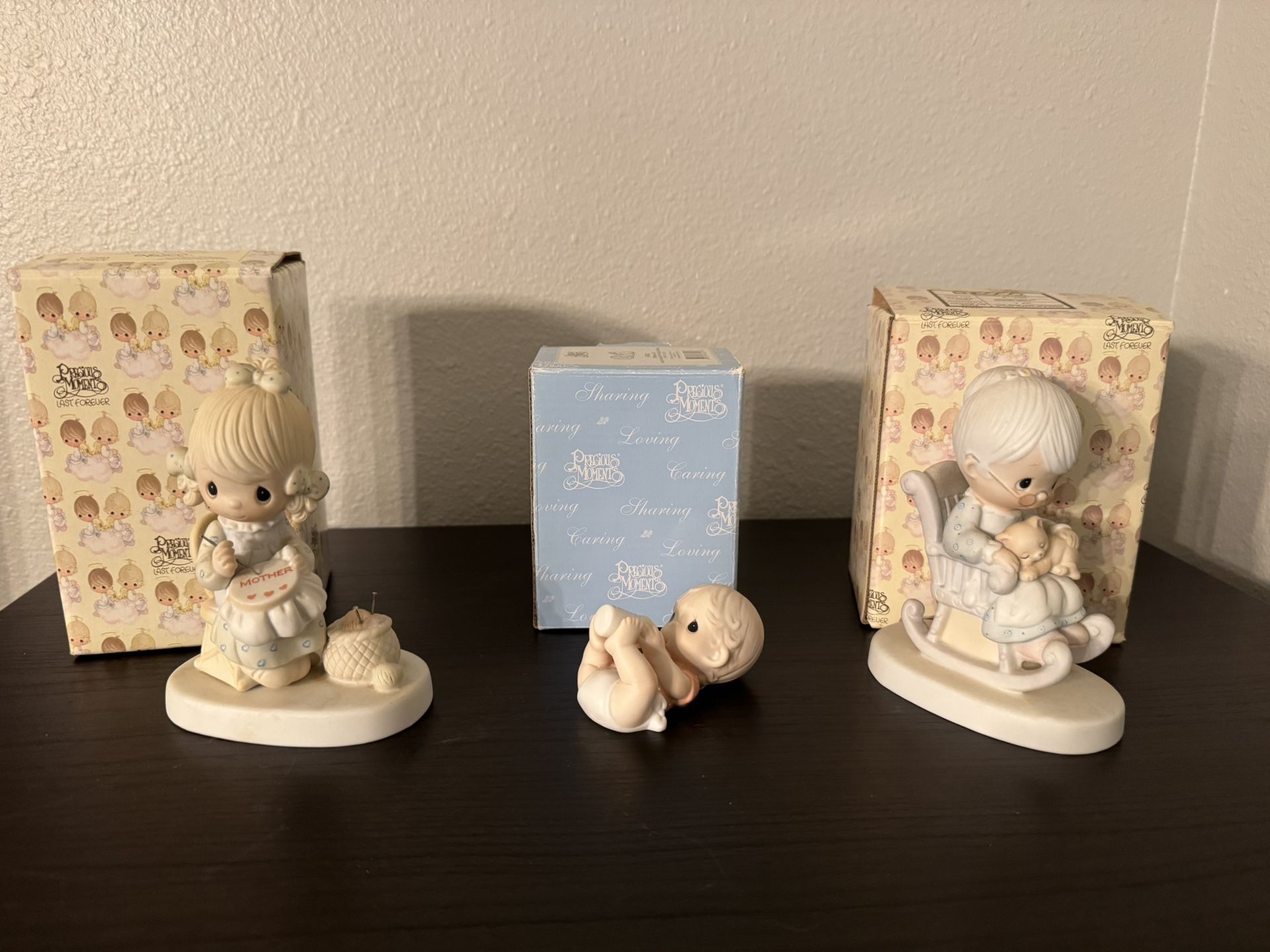 Precious Moments Mothers set- in EUC!