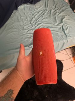 JBL charge 4