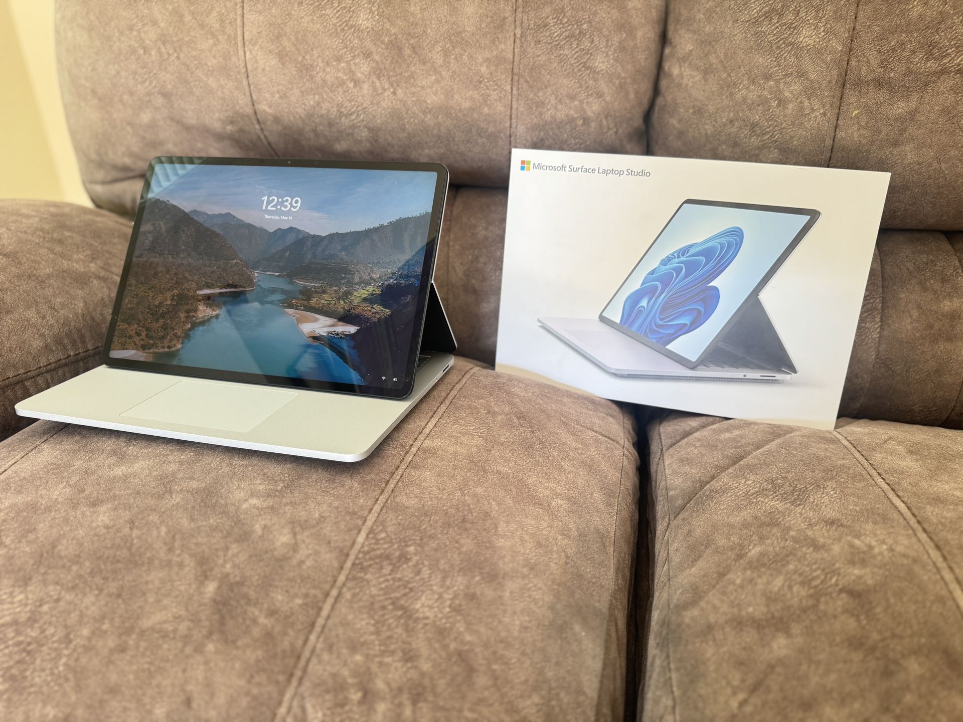 Microsoft Surface Laptop Studio 2 (2023) - 14.4" Touchscreen 