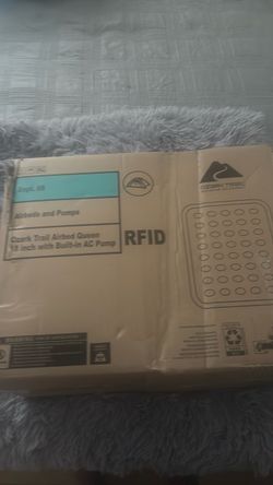 Air  mattress (Queen size)