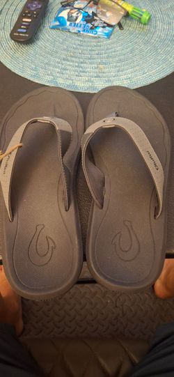 Olukai slippers flip flop size 10
