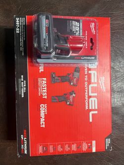 Milwaukee m12 fuel drill combo kit with 5.0 high output battery