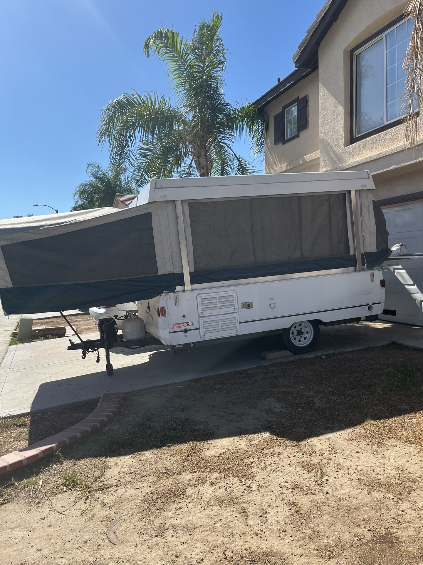 2002 Pop Up Camper