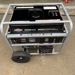 Briggs $ Stratton 6500 Watts NEW generator 