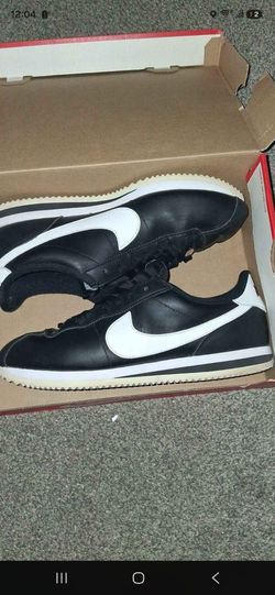 Nike cortez size 10