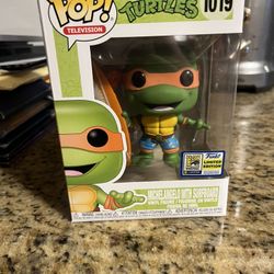 Michelangelo With Surfboard Con Sticker Funko Pop